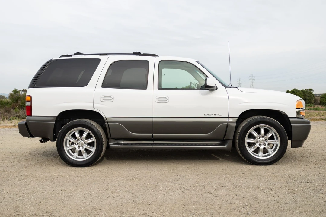 2002 GMC Yukon 2nd Gen - Image 8 of 31