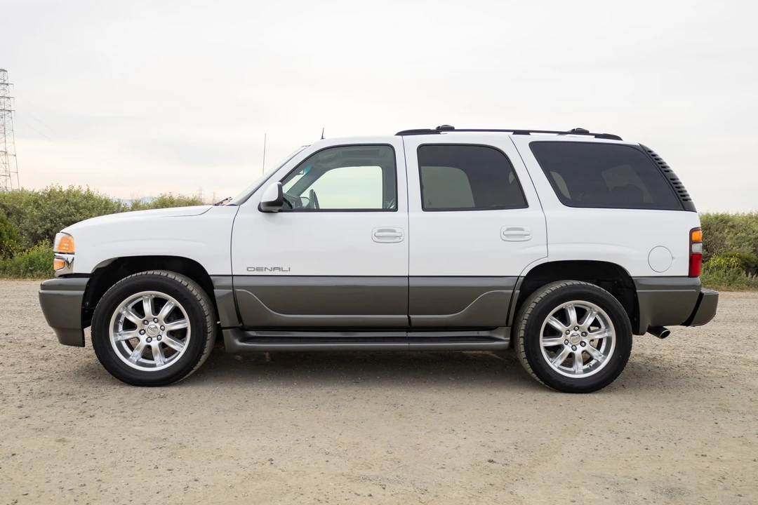 2002 GMC Yukon 2nd Gen - Image 3 of 31