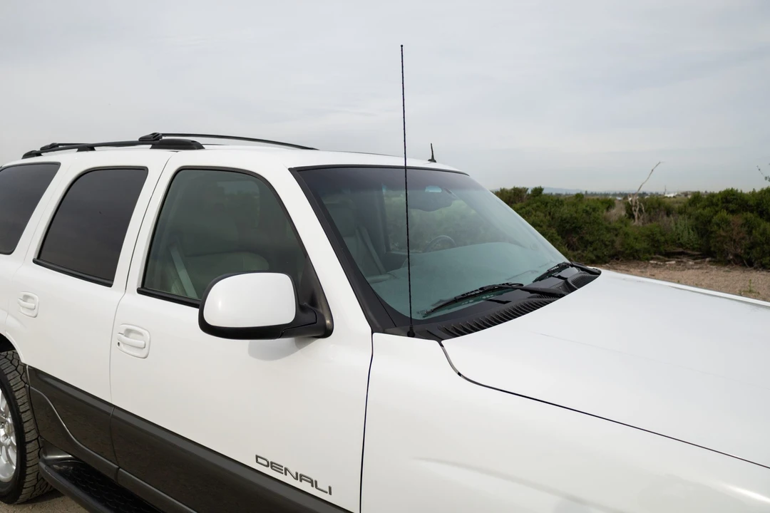 2002 GMC Yukon 2nd Gen - Image 13 of 31