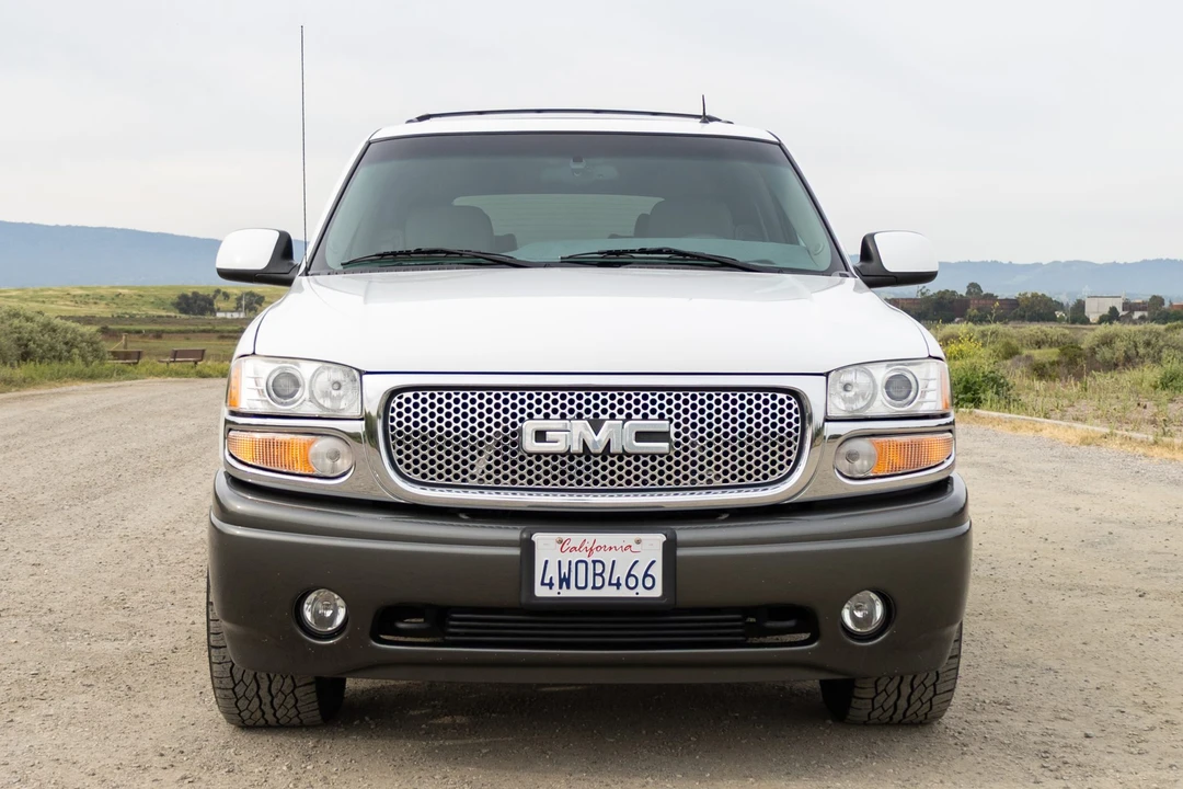 2002 GMC Yukon 2nd Gen - Image 9 of 31