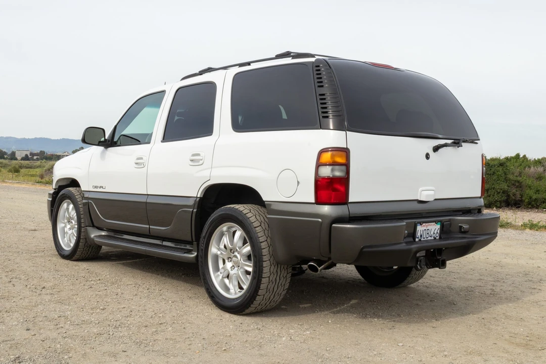 2002 GMC Yukon 2nd Gen - Image 4 of 31