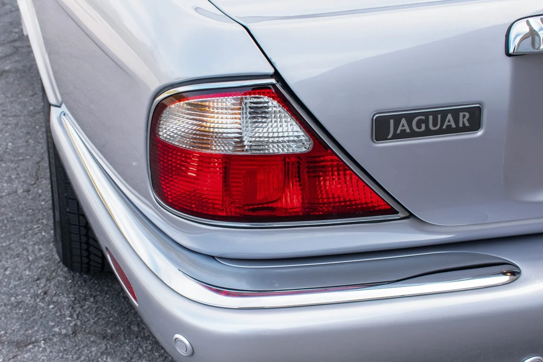 2002 Jaguar X308 XJ - Image 17 of 31