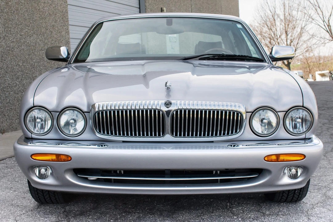 2002 Jaguar X308 XJ - Image 2 of 31