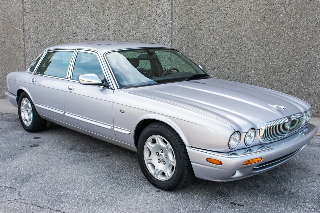 2002 Jaguar X308 XJ - Image 3 of 31