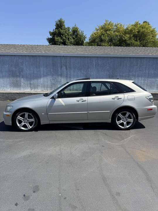 2003 Lexus IS 1st Gen - Image 4 of 31