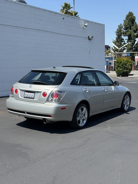 2003 Lexus IS 1st Gen - Image 7 of 31