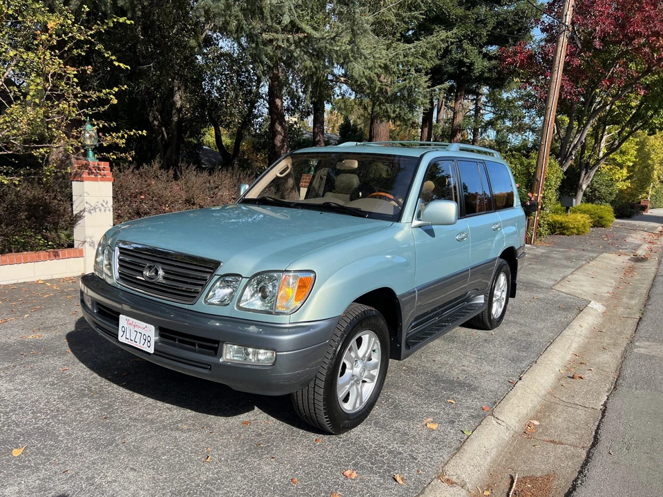 2003 Lexus LX 2nd Gen - Image 7 of 31