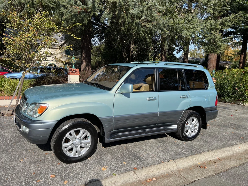 2003 Lexus LX 2nd Gen - Image 2 of 31