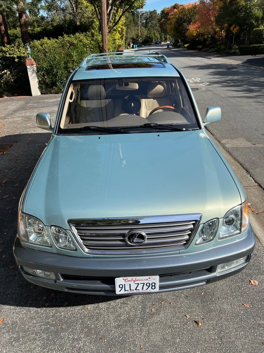 2003 Lexus LX 2nd Gen - Image 11 of 31