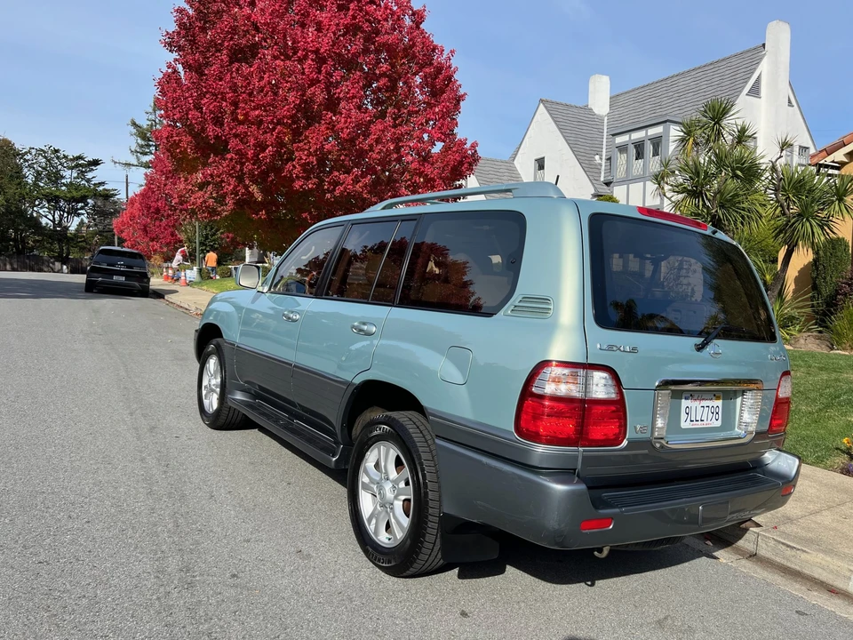 2003 Lexus LX 2nd Gen - Image 24 of 31