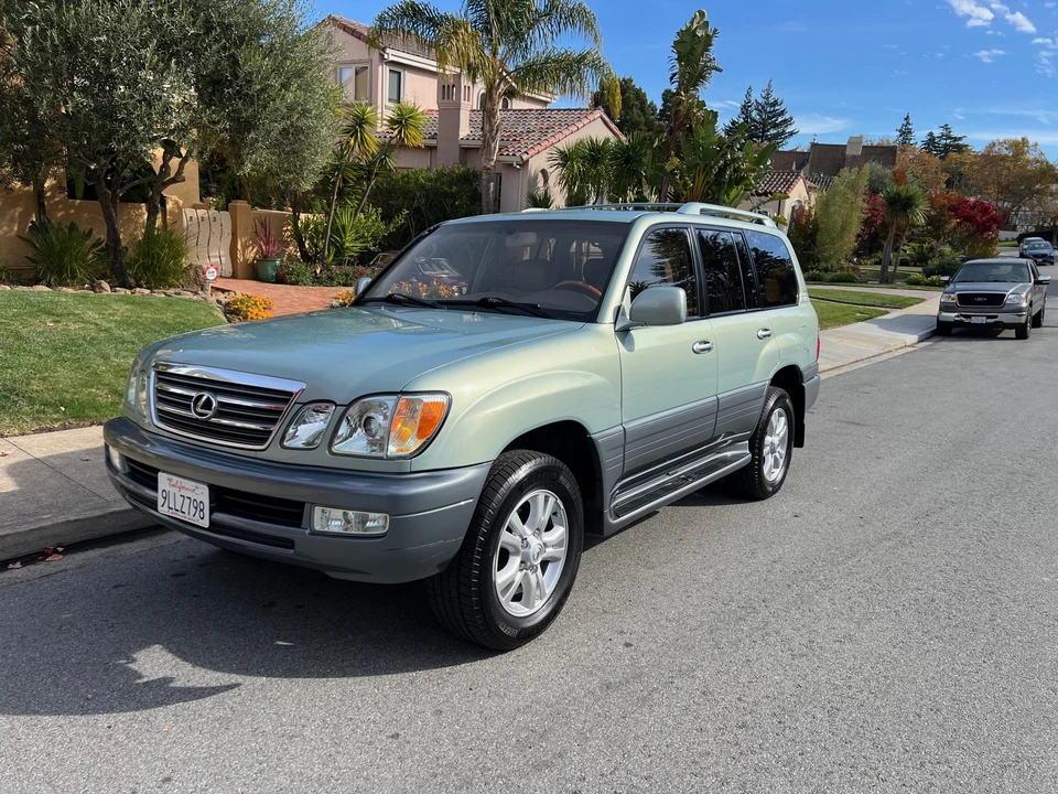 2003 Lexus LX 2nd Gen - Image 3 of 31