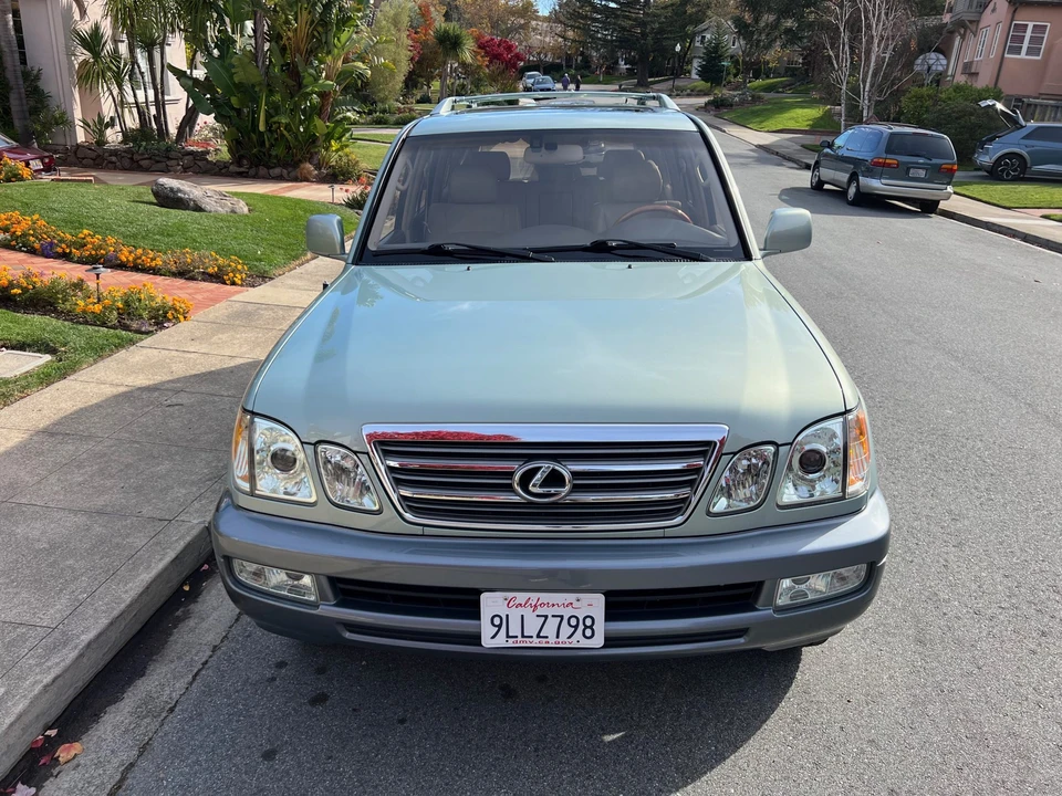 2003 Lexus LX 2nd Gen - Image 9 of 31