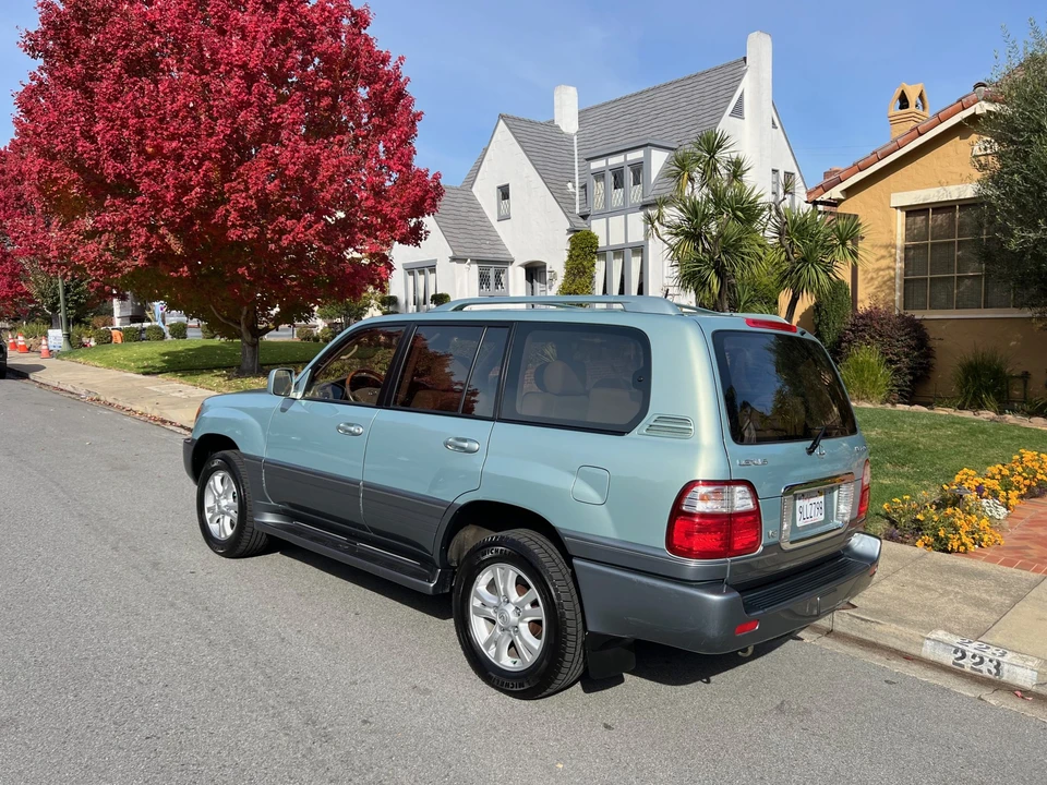 2003 Lexus LX 2nd Gen - Image 25 of 31