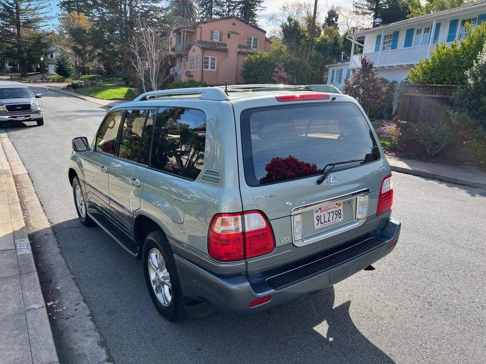2003 Lexus LX 2nd Gen - Image 22 of 31