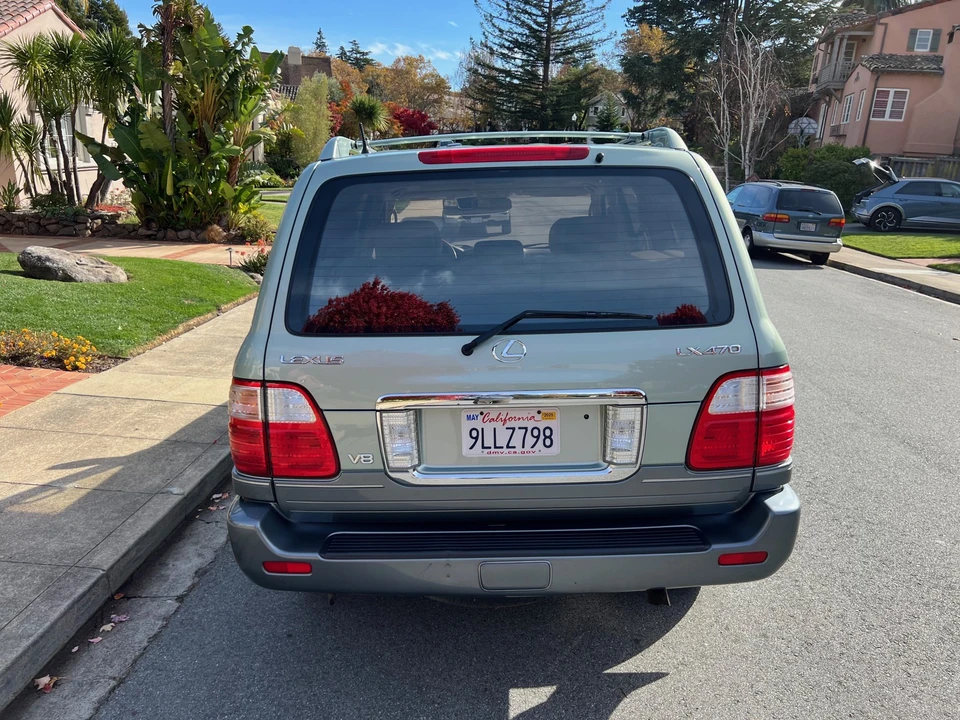 2003 Lexus LX 2nd Gen - Image 18 of 31