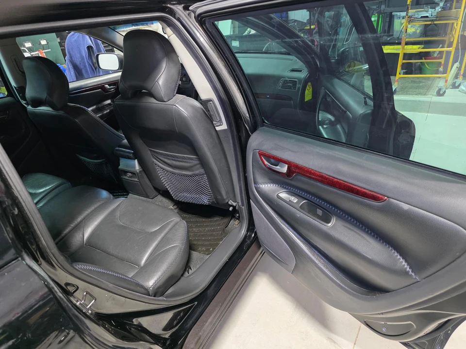 2003 Volvo V70 XC/XC70 2nd Gen - Image 12 of 31
