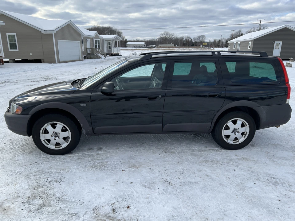 2003 Volvo V70 XC/XC70 2nd Gen - Image 3 of 31