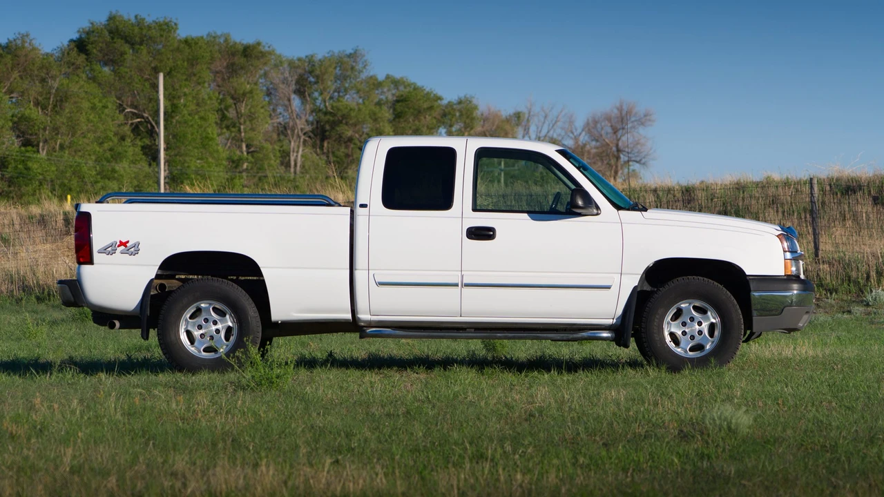 2004 Chevrolet Silverado 1st Gen - Image 12 of 31