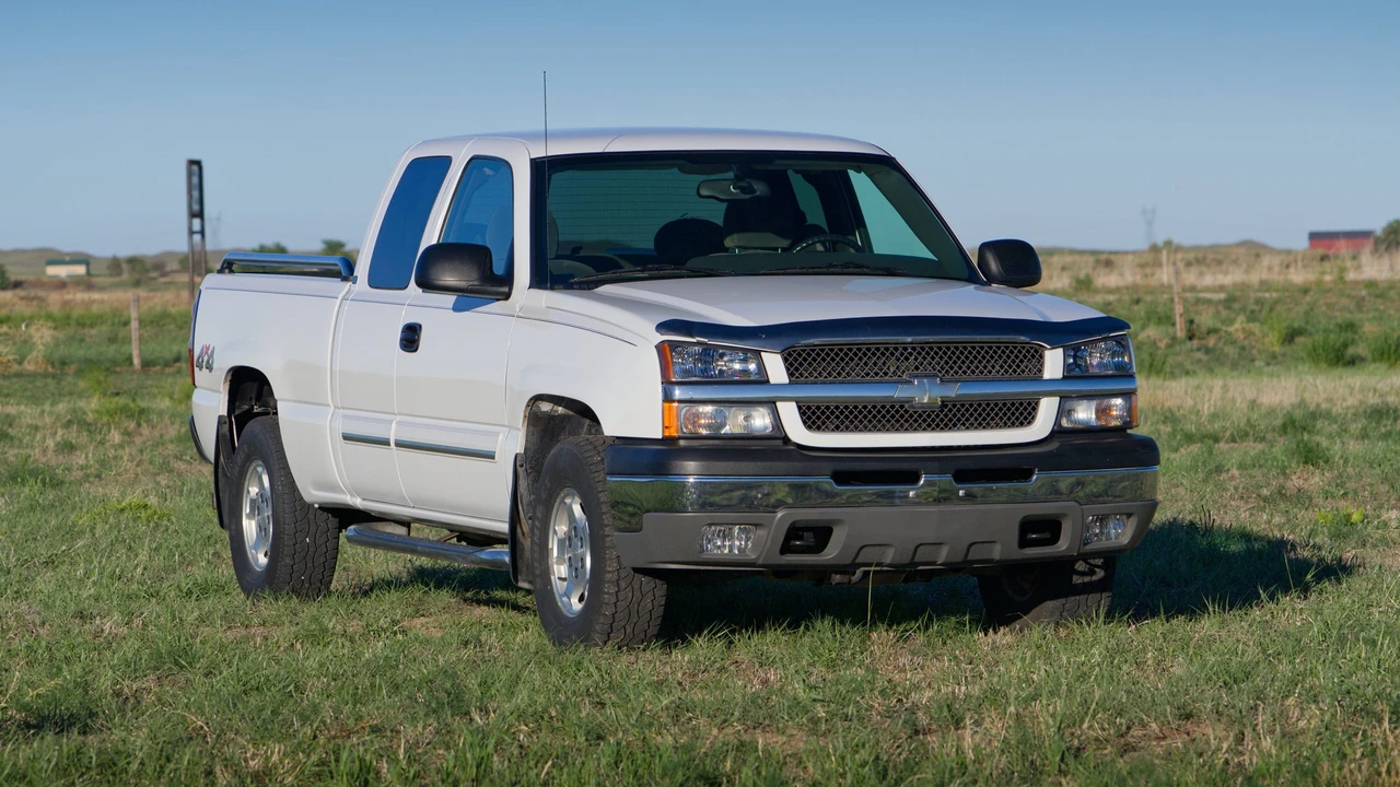 2004 Chevrolet Silverado 1st Gen - Image 14 of 31