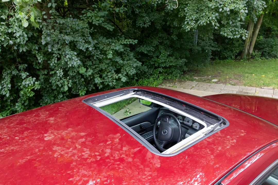 2004 Mercury Marauder - Image 21 of 31
