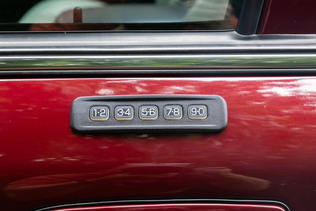 2004 Mercury Marauder - Image 14 of 31