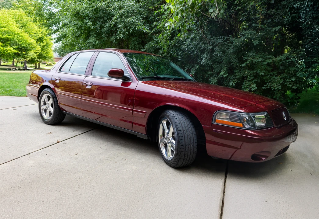 2004 Mercury Marauder - Image 2 of 31
