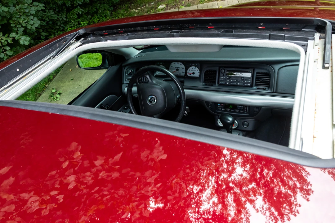 2004 Mercury Marauder - Image 22 of 31