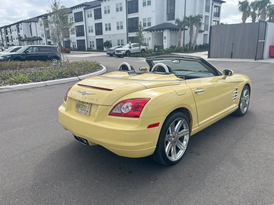2005 Chrysler Crossfire - Image 7 of 31