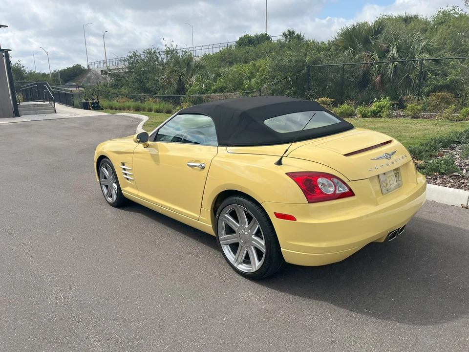 2005 Chrysler Crossfire - Image 12 of 31