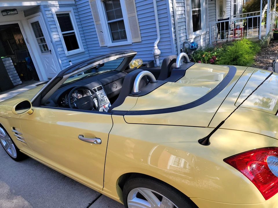 2005 Chrysler Crossfire - Image 19 of 31