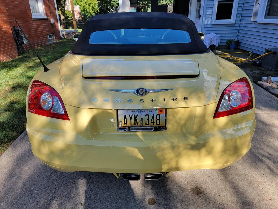 2005 Chrysler Crossfire - Image 17 of 31