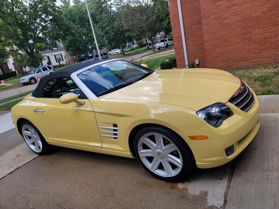 2005 Chrysler Crossfire - Image 2 of 31