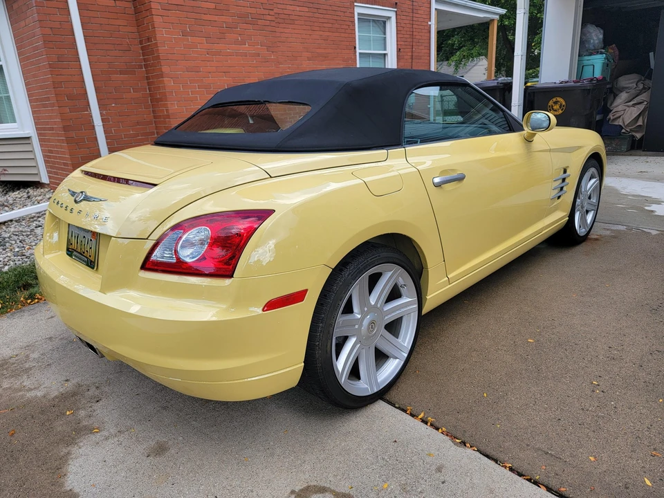 2005 Chrysler Crossfire - Image 9 of 31
