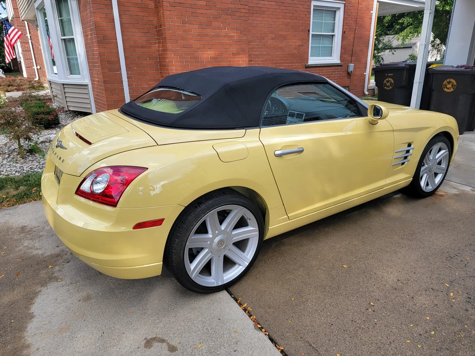 2005 Chrysler Crossfire - Image 10 of 31