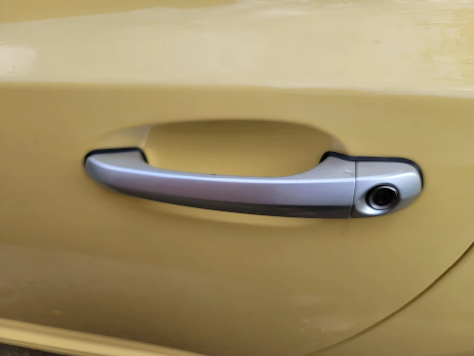 2005 Chrysler Crossfire - Image 27 of 31
