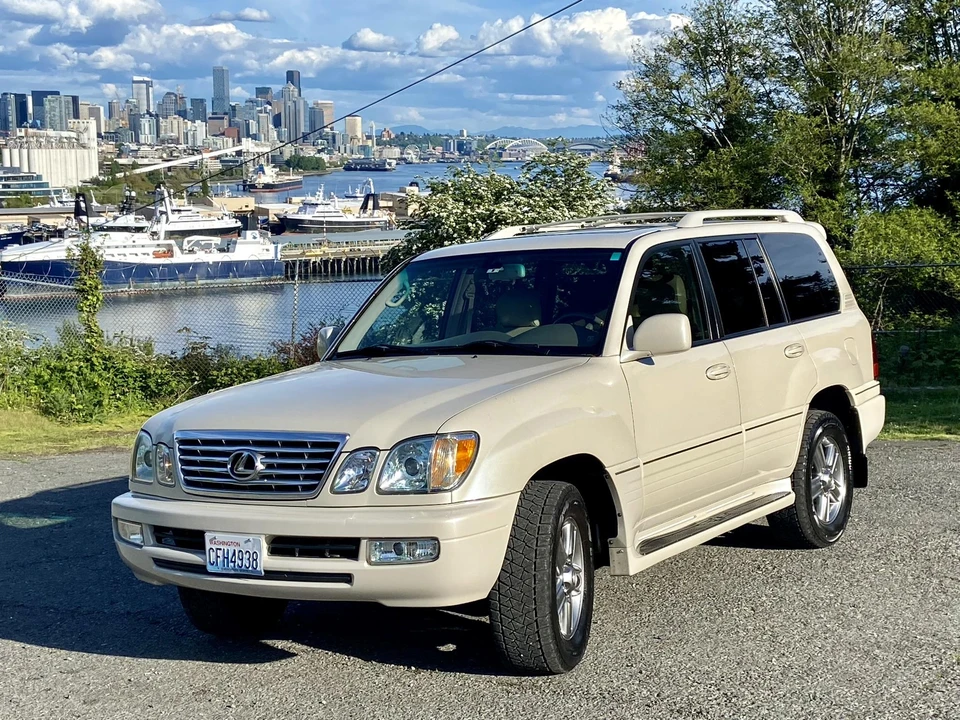 2006 Lexus LX 2nd Gen - Image 6 of 31