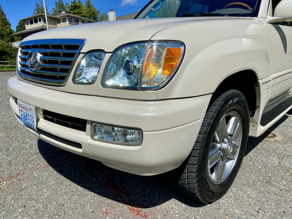 2006 Lexus LX 2nd Gen - Image 18 of 31