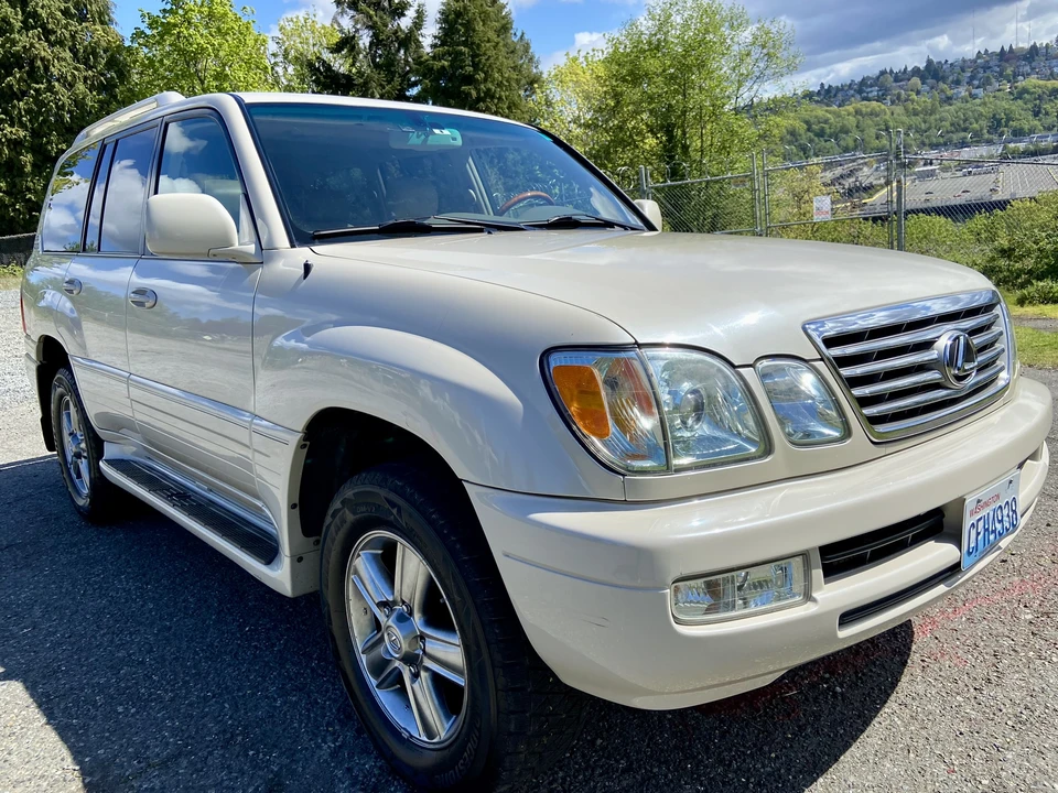 2006 Lexus LX 2nd Gen - Image 3 of 31