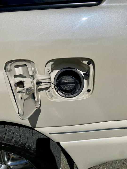 2006 Lexus LX 2nd Gen - Image 25 of 31