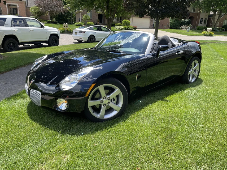 2006 Pontiac Solstice - Image 2 of 31