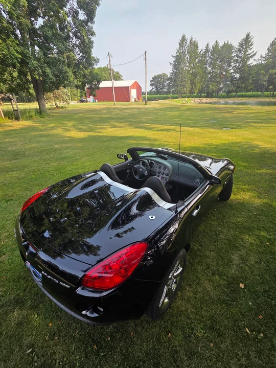 2007 Pontiac Solstice GXP - Image 10 of 31