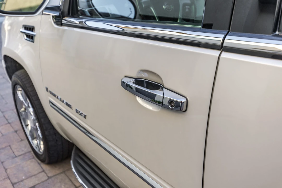 2008 Cadillac Escalade & EXT 3rd Gen - Image 18 of 31