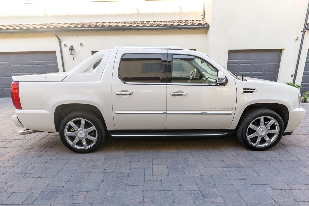 2008 Cadillac Escalade & EXT 3rd Gen - Image 4 of 31