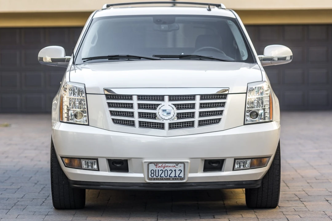2008 Cadillac Escalade & EXT 3rd Gen - Image 2 of 31
