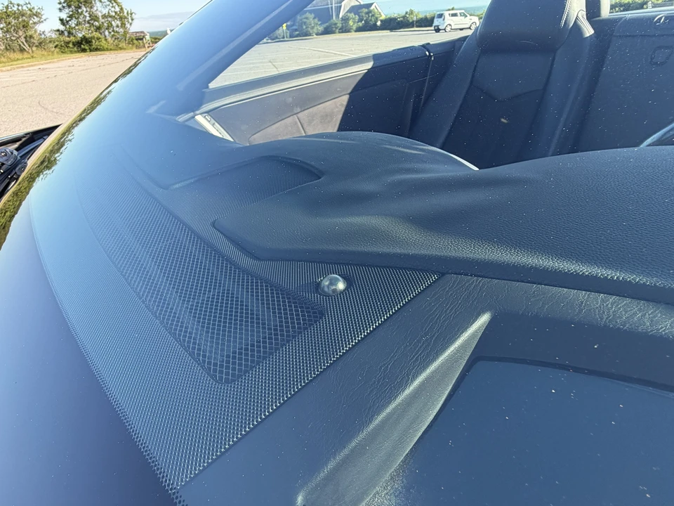 2009 Cadillac XLR-V - Image 30 of 31