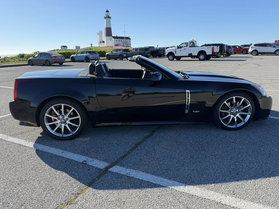 2009 Cadillac XLR-V - Image 4 of 31