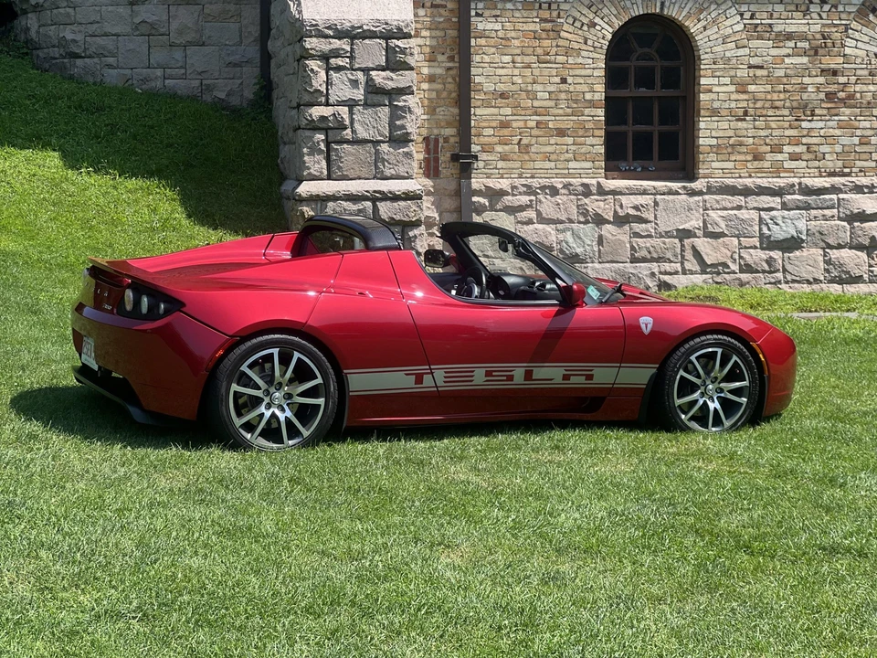 2010 Tesla Roadster - Image 24 of 31