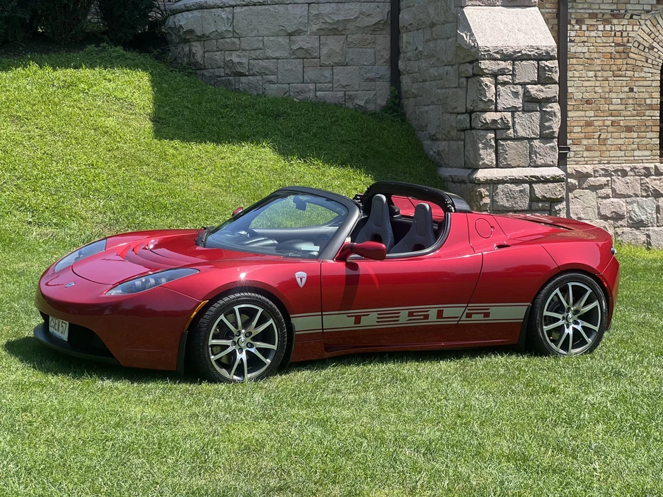 2010 Tesla Roadster - Image 2 of 31
