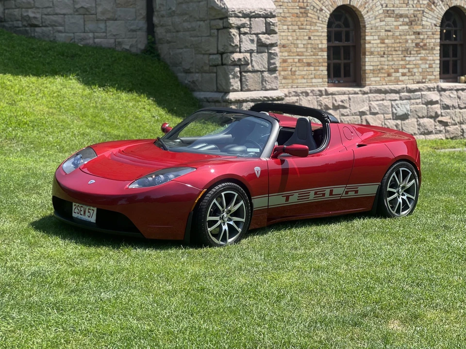 2010 Tesla Roadster - Image 4 of 31