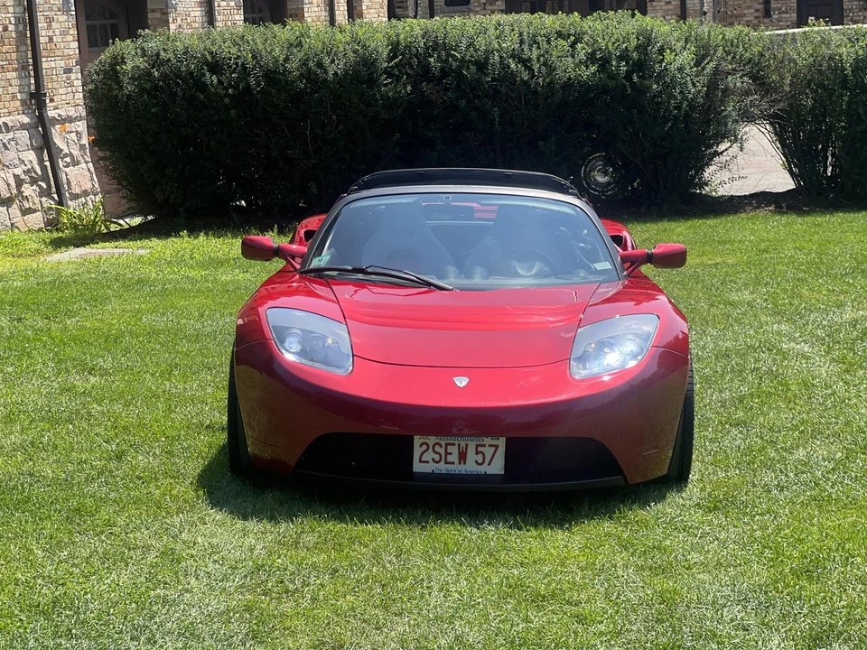 2010 Tesla Roadster - Image 11 of 31